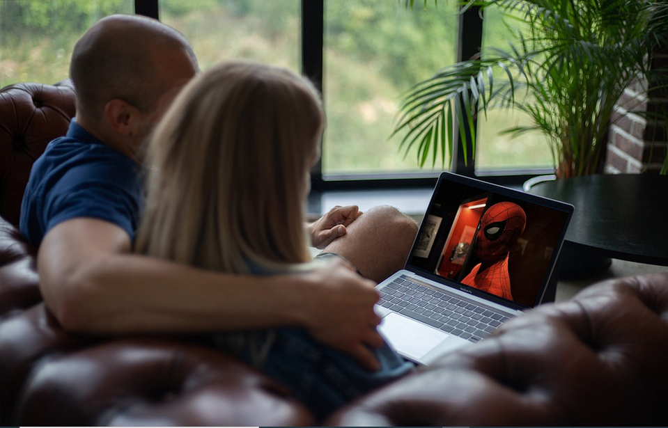 watching movies using bee tv